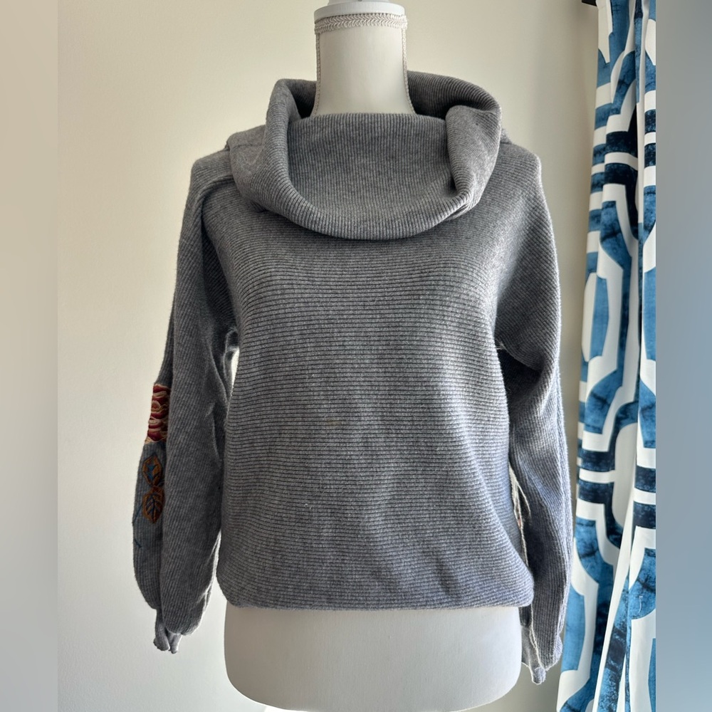 Women’s cowl neck sweater color gray size s sleeve embroidered